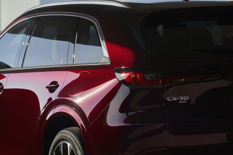 2022_CX-90_US_LHD_C011_High+_EXT_RearBadging_ArtisanRed_H3T.jpg