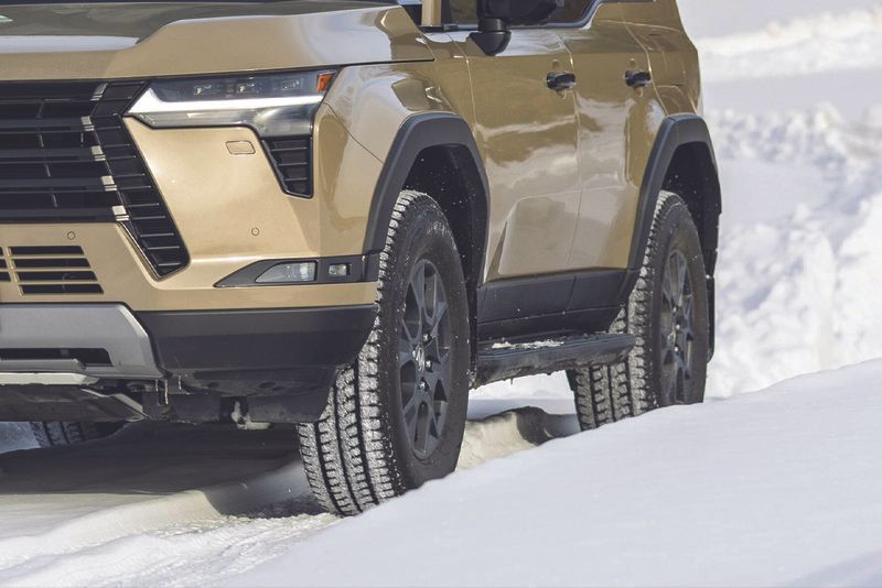 681003_meilleurs_pneus_d_hiver_2025_2026_pour_vus_nos_suggestions.jpeg