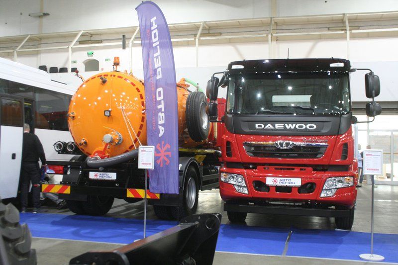 daewoo-trucks-pokazana-na-stendi-maximus.JPG