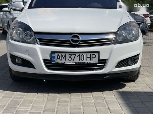 Opel Astra 2010 - фото 9