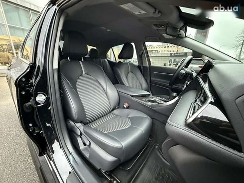Toyota Camry 2023 - фото 13