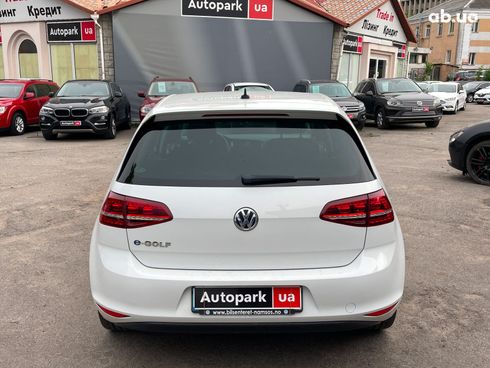 Volkswagen e-Golf 2015 белый - фото 6