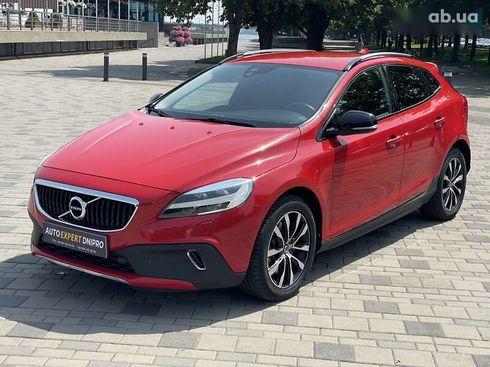 Volvo V40 Cross Country 2018 - фото 16