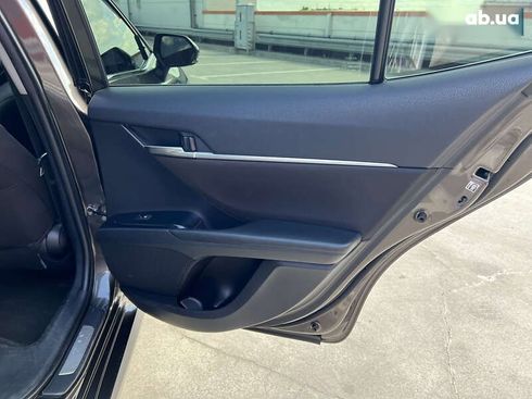 Toyota Camry 2019 - фото 30