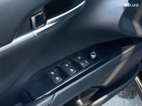Toyota Camry 2019 - фото 16