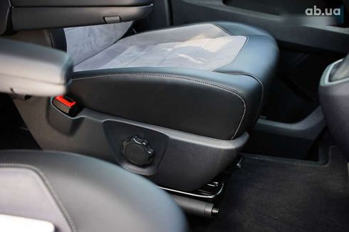 Volkswagen Multivan 2020 - фото 28