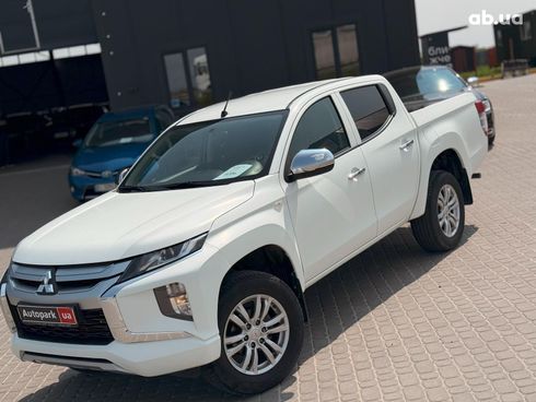Mitsubishi l 200 2019 белый - фото 2