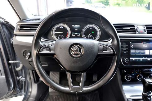 Skoda Superb 2019 - фото 29