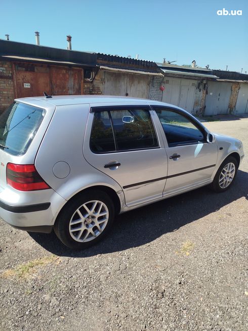 Volkswagen Golf 2001 серебристый - фото 10