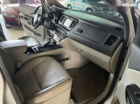 Kia Carnival 2016 - фото 21