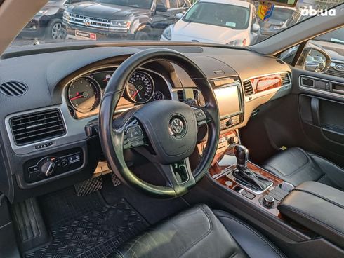 Volkswagen Touareg 2011 черный - фото 22