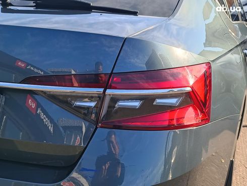 Skoda Superb 2021 серый - фото 9