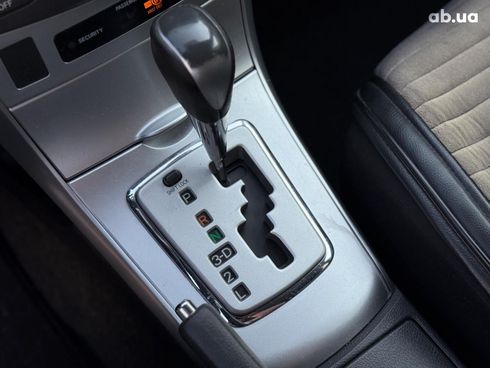 Toyota Corolla 2010 белый - фото 23