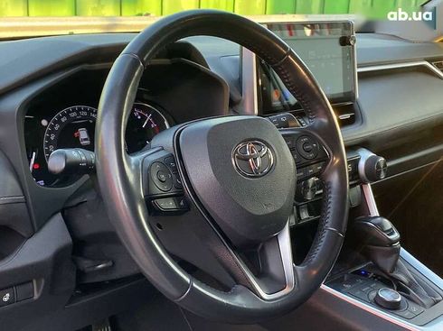 Toyota RAV4 2020 - фото 15