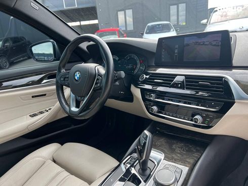 BMW 5 серия 2019 серый - фото 38