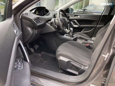 Peugeot 308 2018 - фото 14