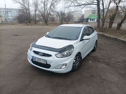 Hyundai Accent 2018 белый - фото 8