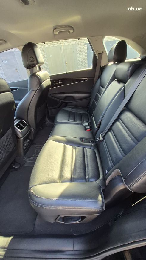 Kia Sorento 2016 черный - фото 14