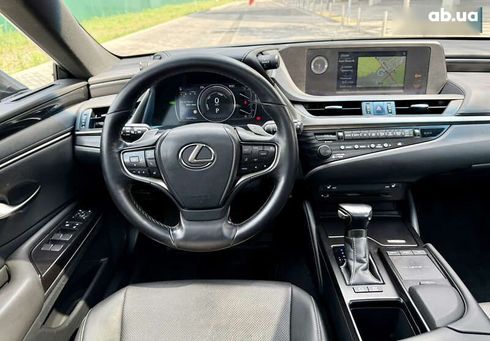 Lexus ES 2019 - фото 12