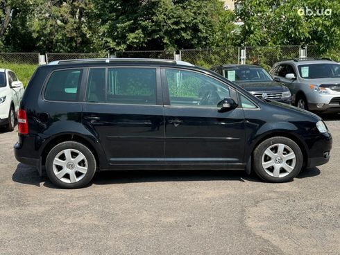 Volkswagen Touran 2003 черный - фото 4