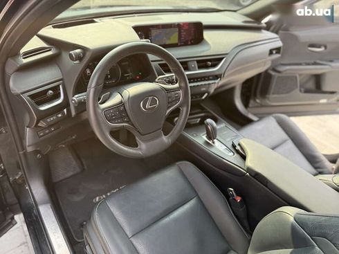 Lexus UX 2020 - фото 15