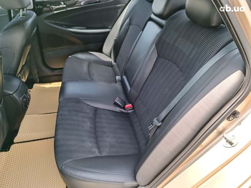 Hyundai Sonata 2010 бежевый - фото 24