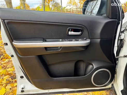 Suzuki Grand Vitara 2010 белый - фото 11