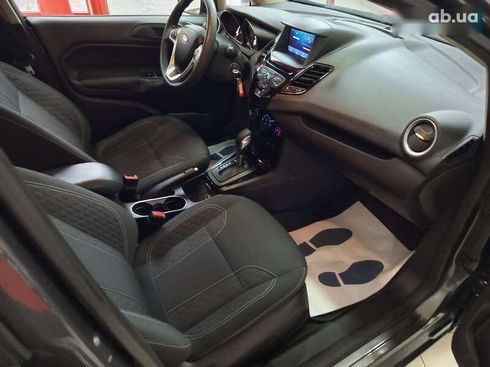 Ford Fiesta 2019 - фото 29