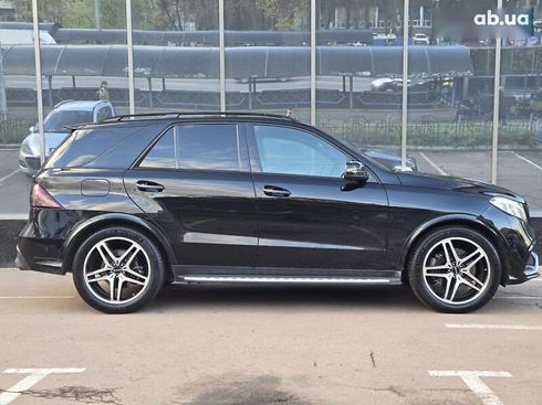 Mercedes-Benz GLE-Class 2017 - фото 7