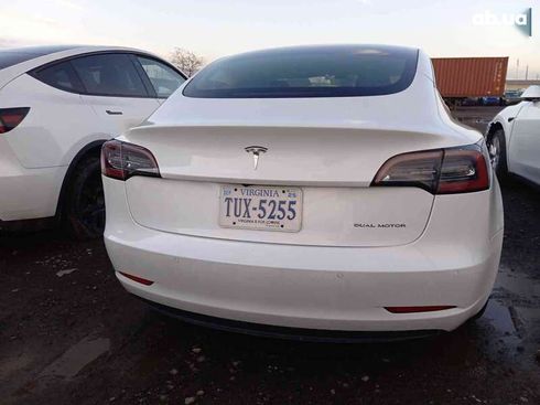 Tesla Model 3 2022 - фото 3