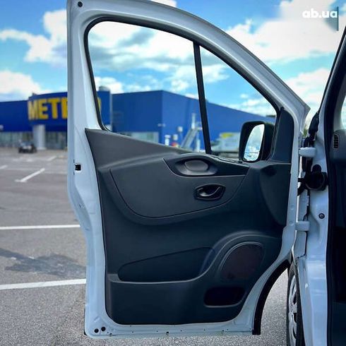 Renault Trafic 2021 - фото 17