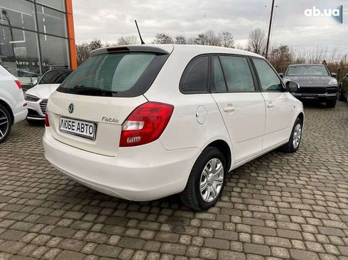 Skoda Fabia 2011 - фото 7