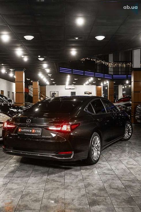 Lexus ES 2019 - фото 6