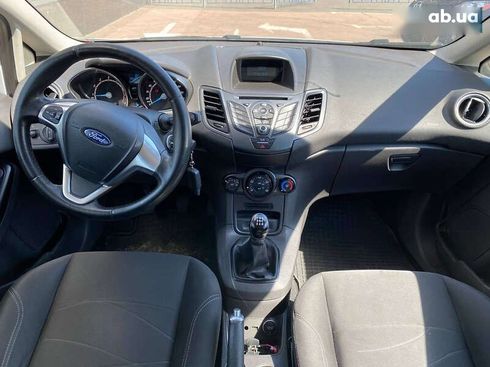 Ford Fiesta 2016 - фото 18
