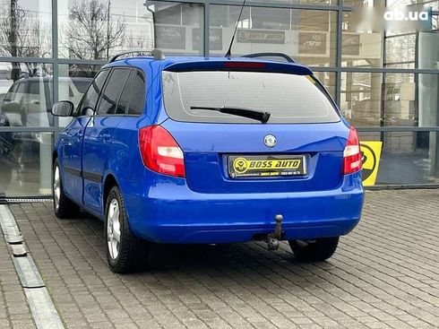 Skoda Fabia 2009 - фото 5