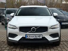 Продажа б/у Volvo V60 Cross Country 2019 года в Бердичеве - купить на Автобазаре