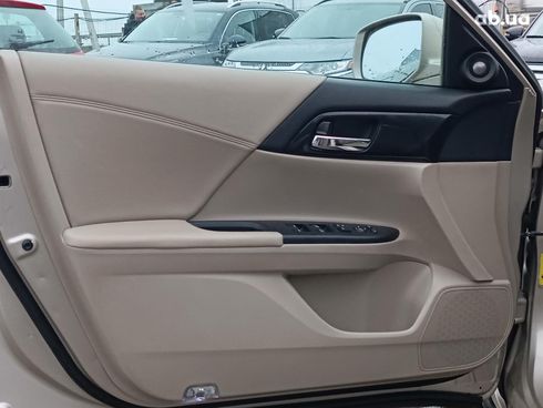 Honda Accord 2013 бежевый - фото 20