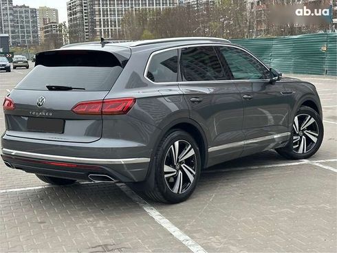 Volkswagen Touareg 2022 - фото 2