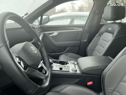 Volkswagen Touareg 2021 - фото 18