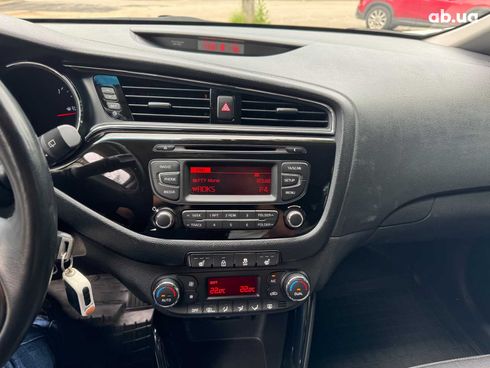 Kia Cee'd 2018 белый - фото 12