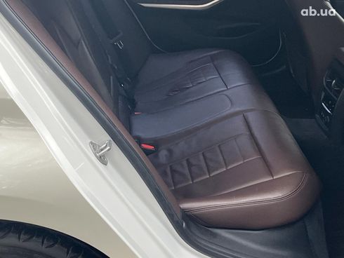 BMW 3 серия 2019 белый - фото 32