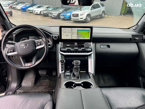 Toyota Land Cruiser 2022 серый - фото 48