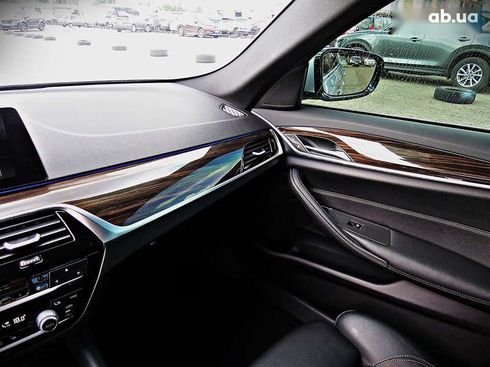 BMW 5 серия 2017 - фото 17