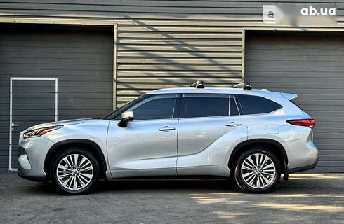 Toyota Highlander 2022 - фото 8