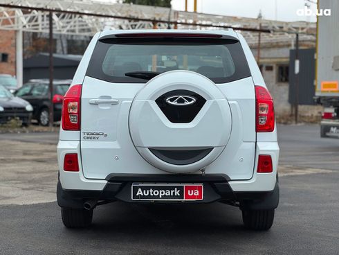 Chery Tiggo 3 2017 белый - фото 8