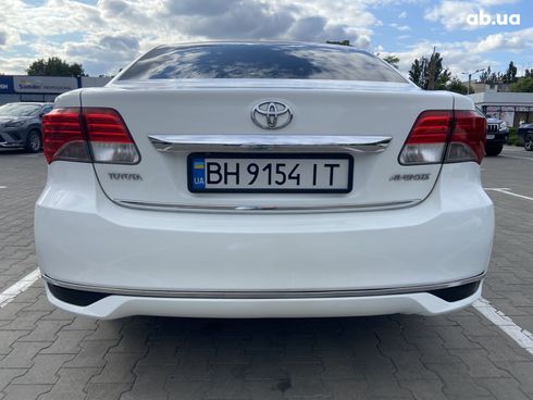 Toyota Avensis 2013 белый - фото 5