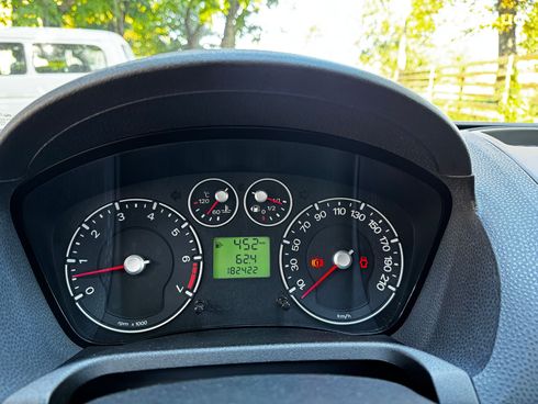 Ford Fiesta 2007 красный - фото 47