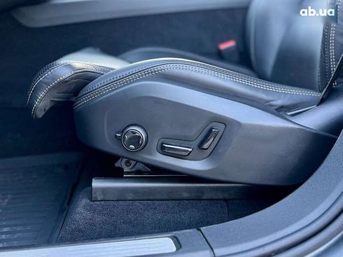 Volvo XC60 2019 - фото 19