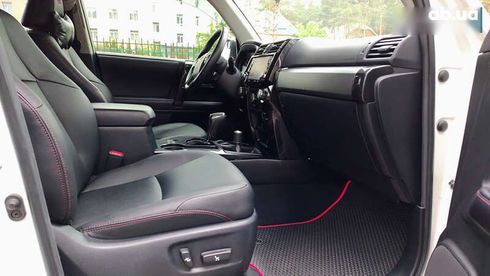 Toyota 4Runner 2019 - фото 17