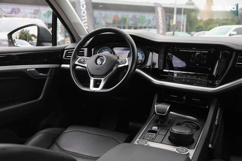 Volkswagen Touareg 2019 - фото 13